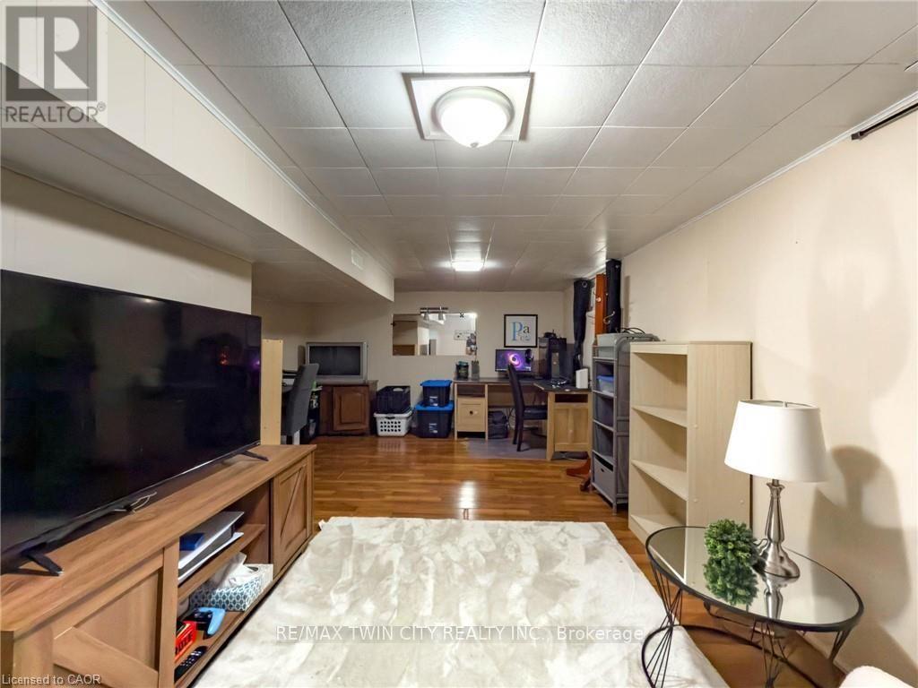137 FRANCIS STREET - 22