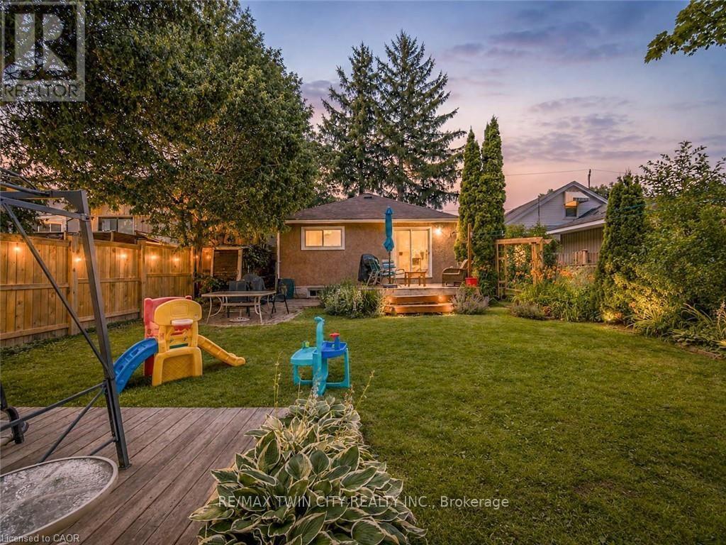 137 FRANCIS STREET — photo 3