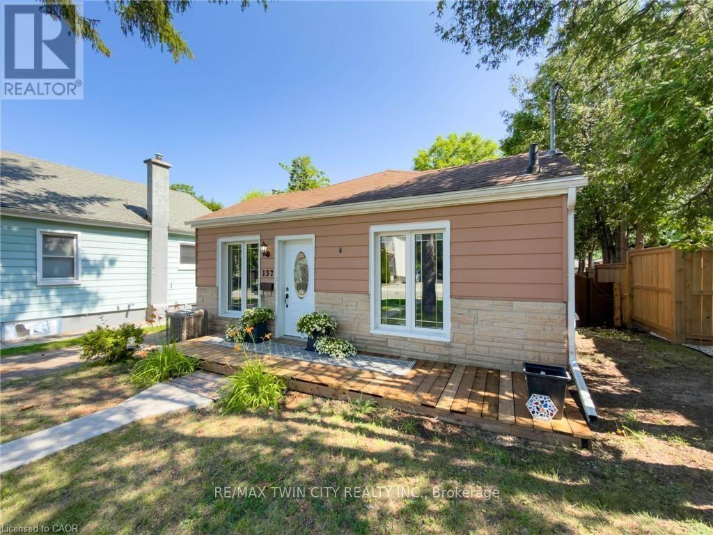 137 FRANCIS STREET - 6