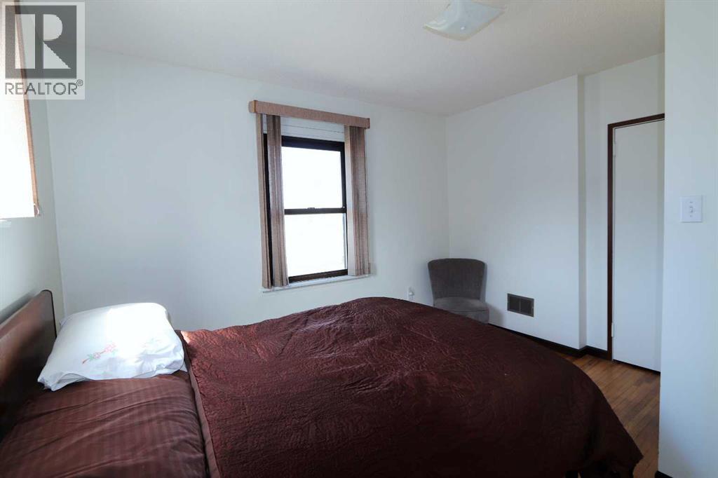 5108 54 Street - 8