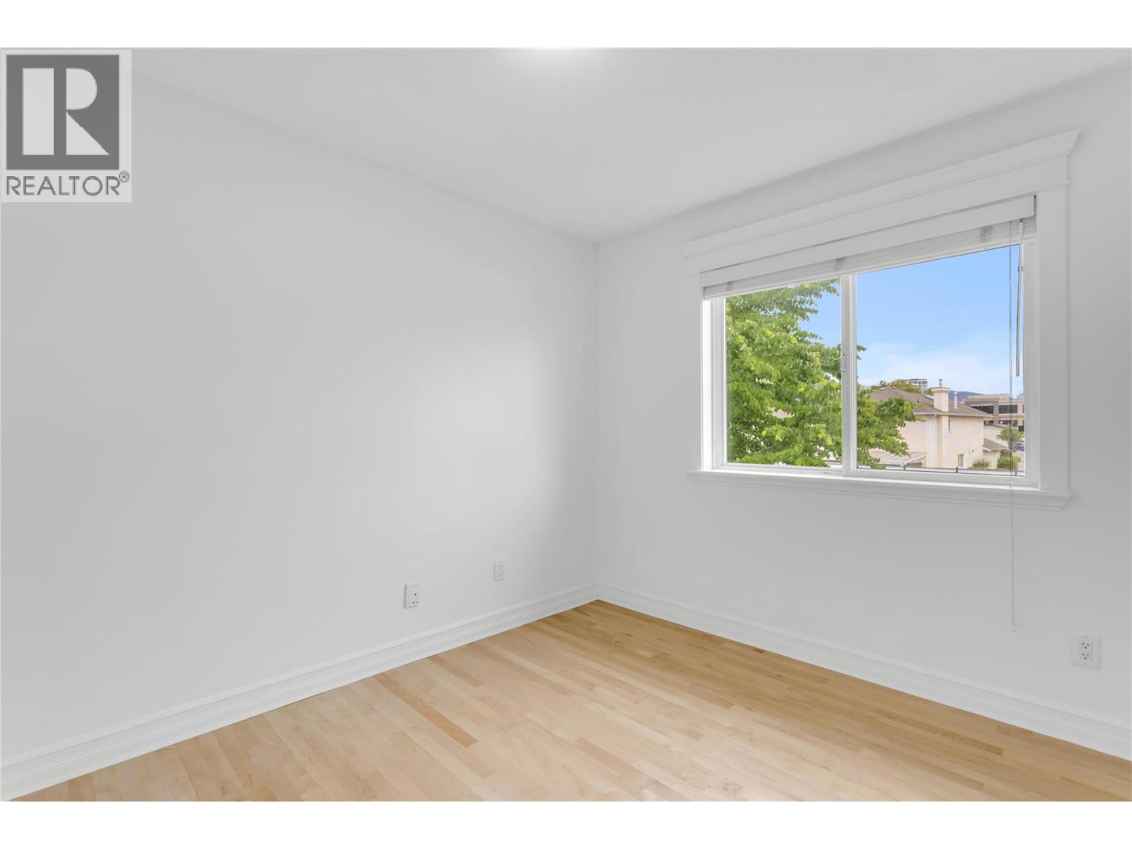 #104 4049 Lakeshore Road - 17