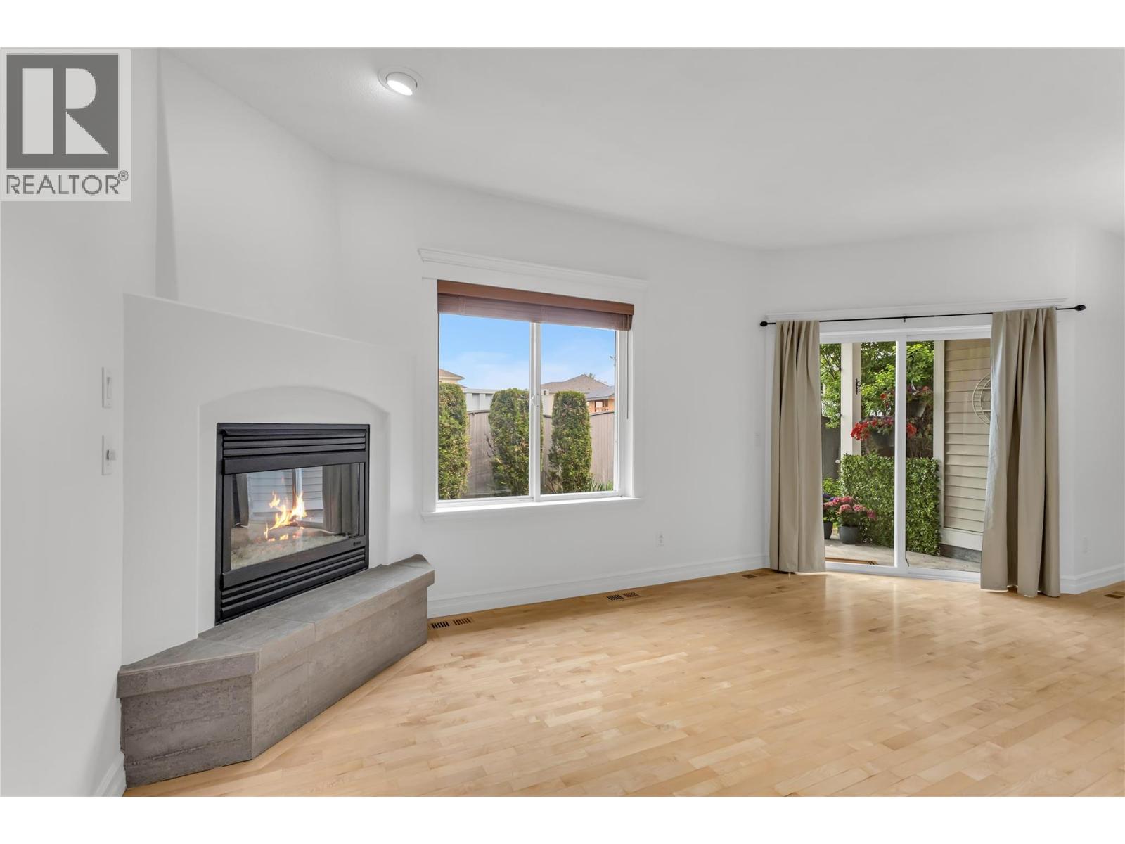 #104 4049 Lakeshore Road - 6