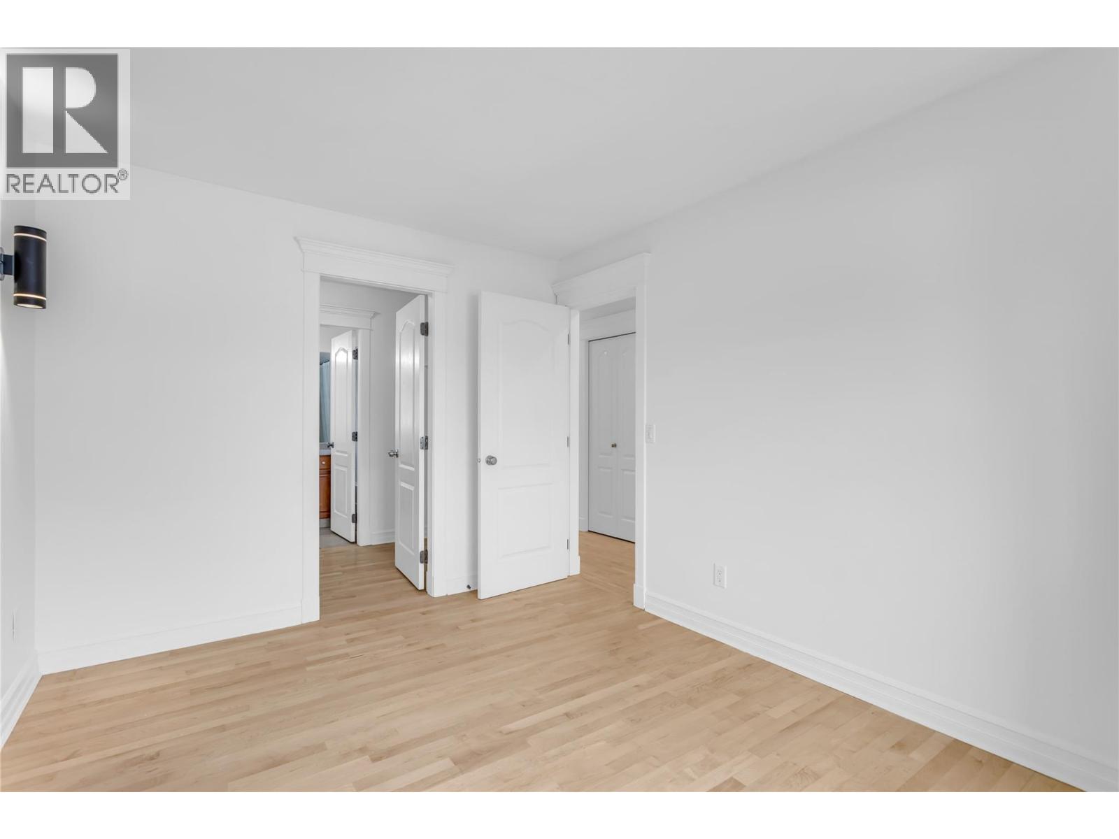 #104 4049 Lakeshore Road - 14