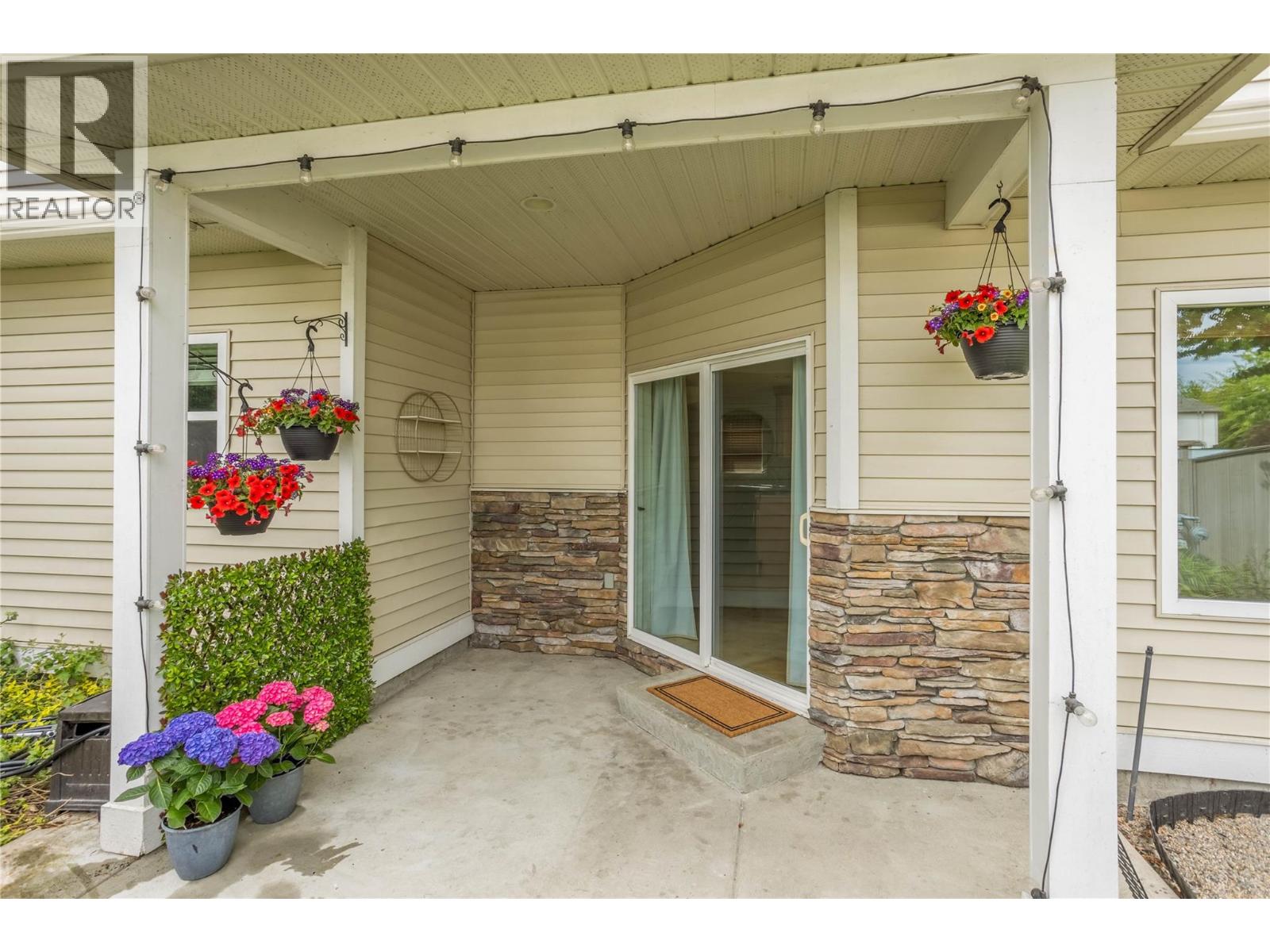#104 4049 Lakeshore Road - 26
