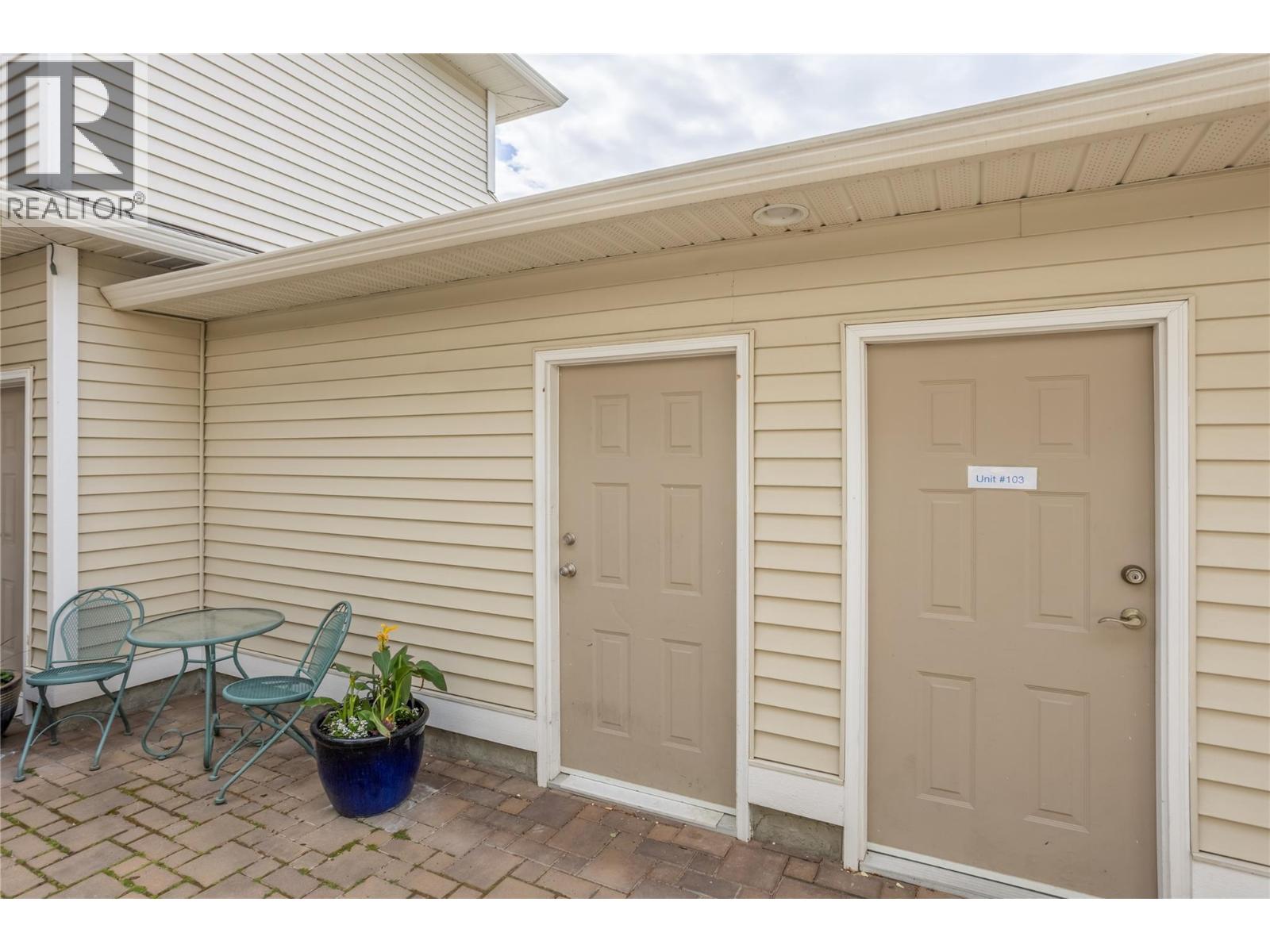 #104 4049 Lakeshore Road - 28