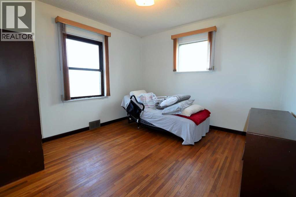 5108 54 Street - 10