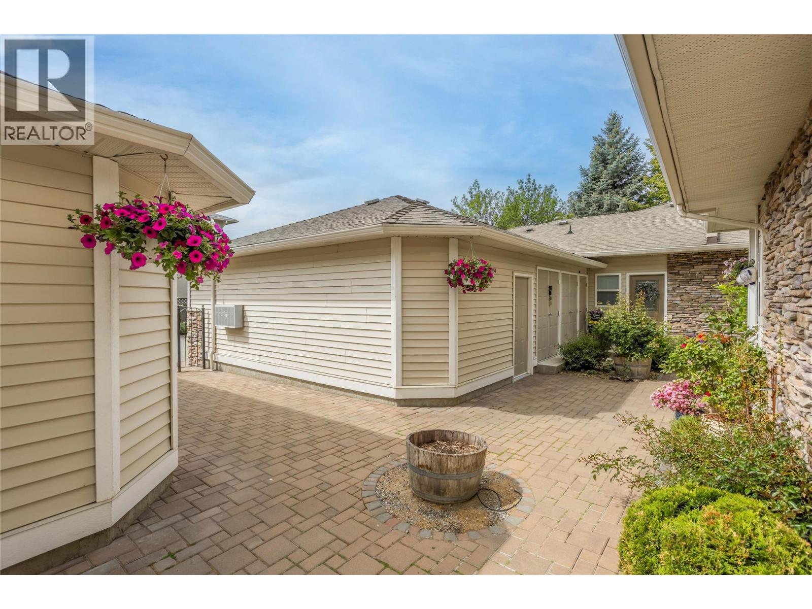 #104 4049 Lakeshore Road - 33