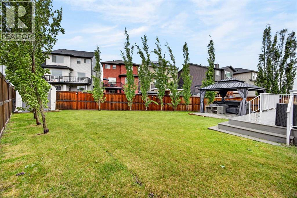 39 Nolanfield Crescent NW - 44