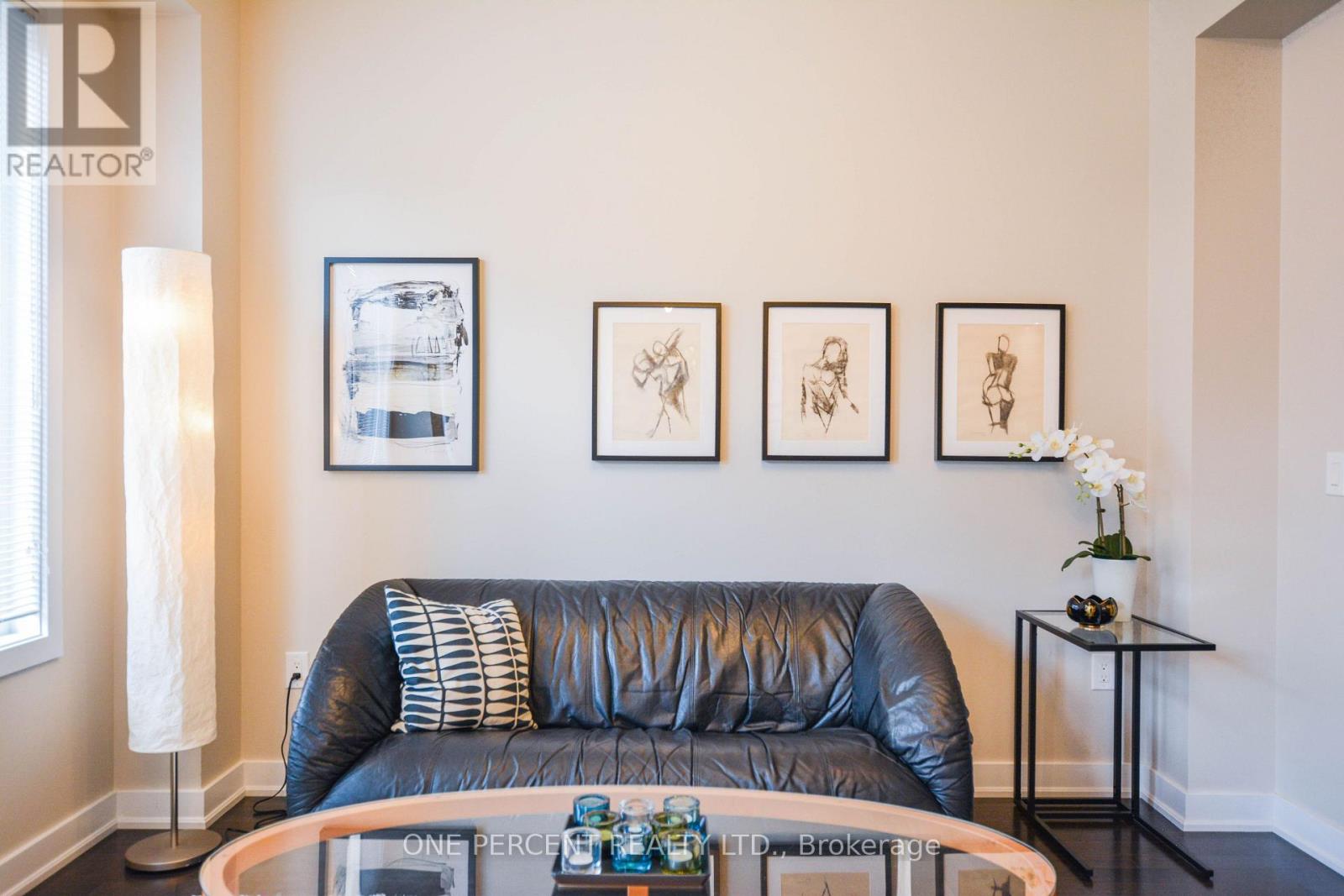 16 DENARIUS CRESCENT - 14