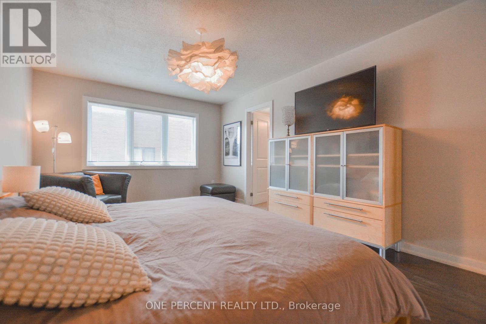 16 DENARIUS CRESCENT - 17