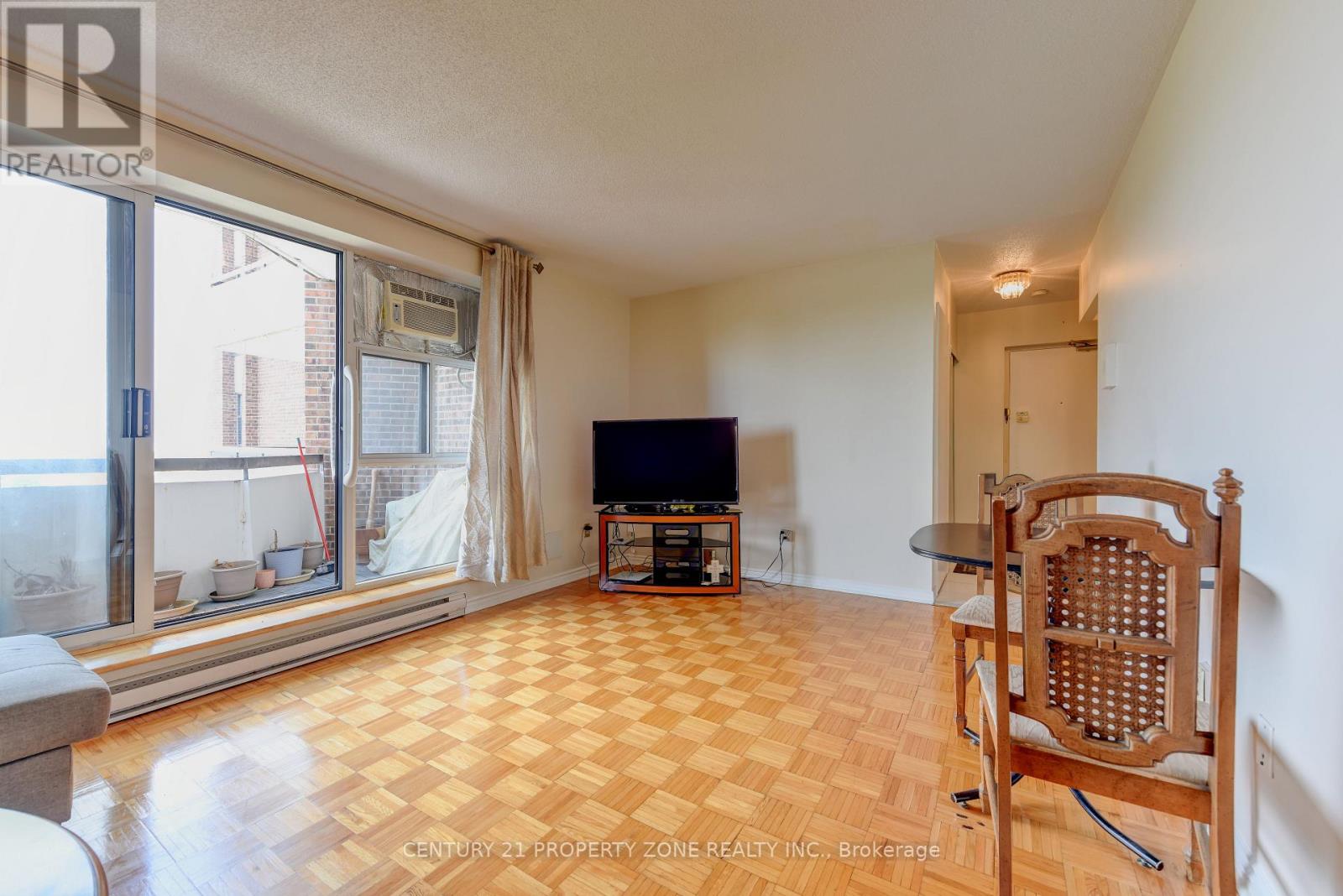 #907 3025 QUEEN FREDERICA DRIVE - 15