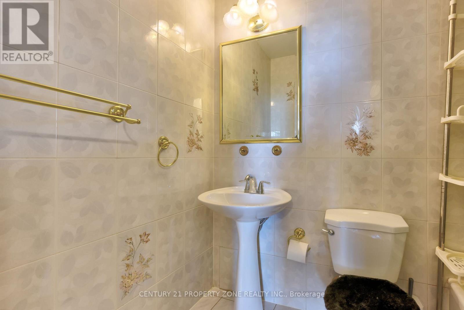 #907 3025 QUEEN FREDERICA DRIVE - 22
