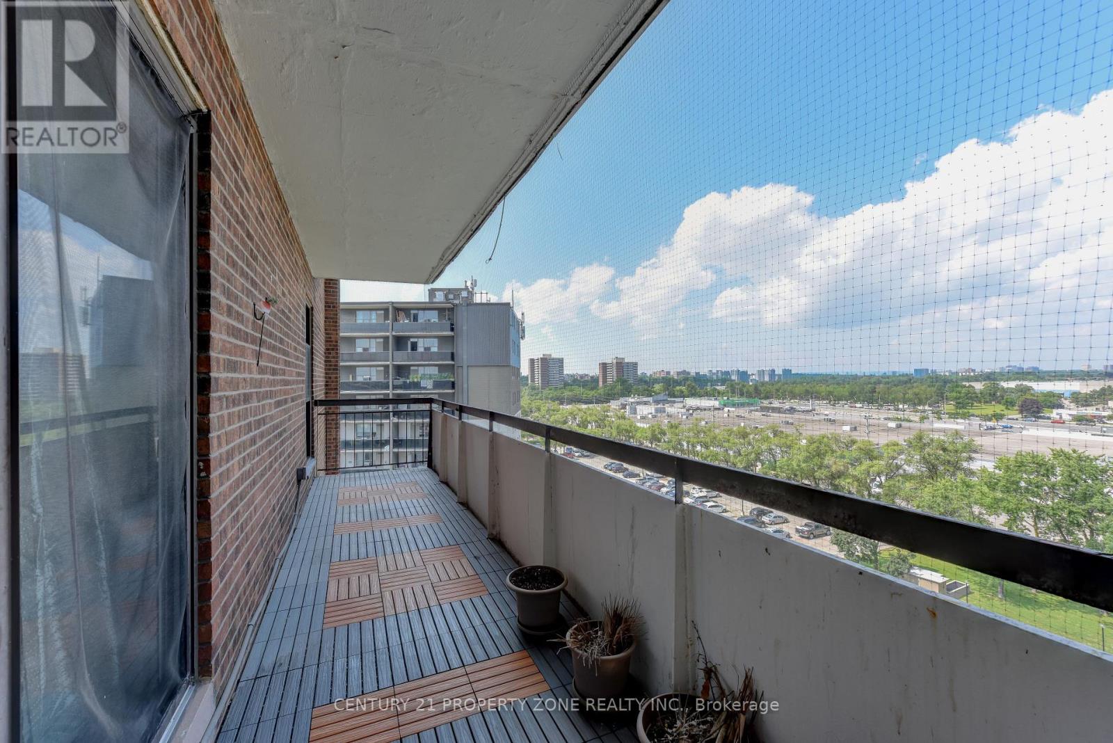 #907 3025 QUEEN FREDERICA DRIVE - 27