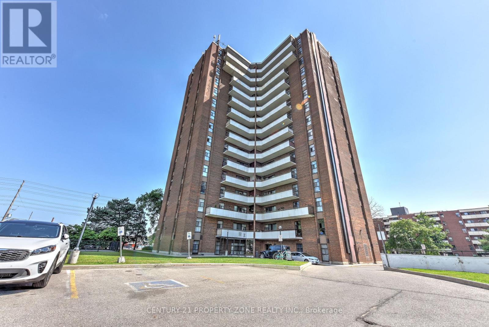 #907 3025 QUEEN FREDERICA DRIVE - 35