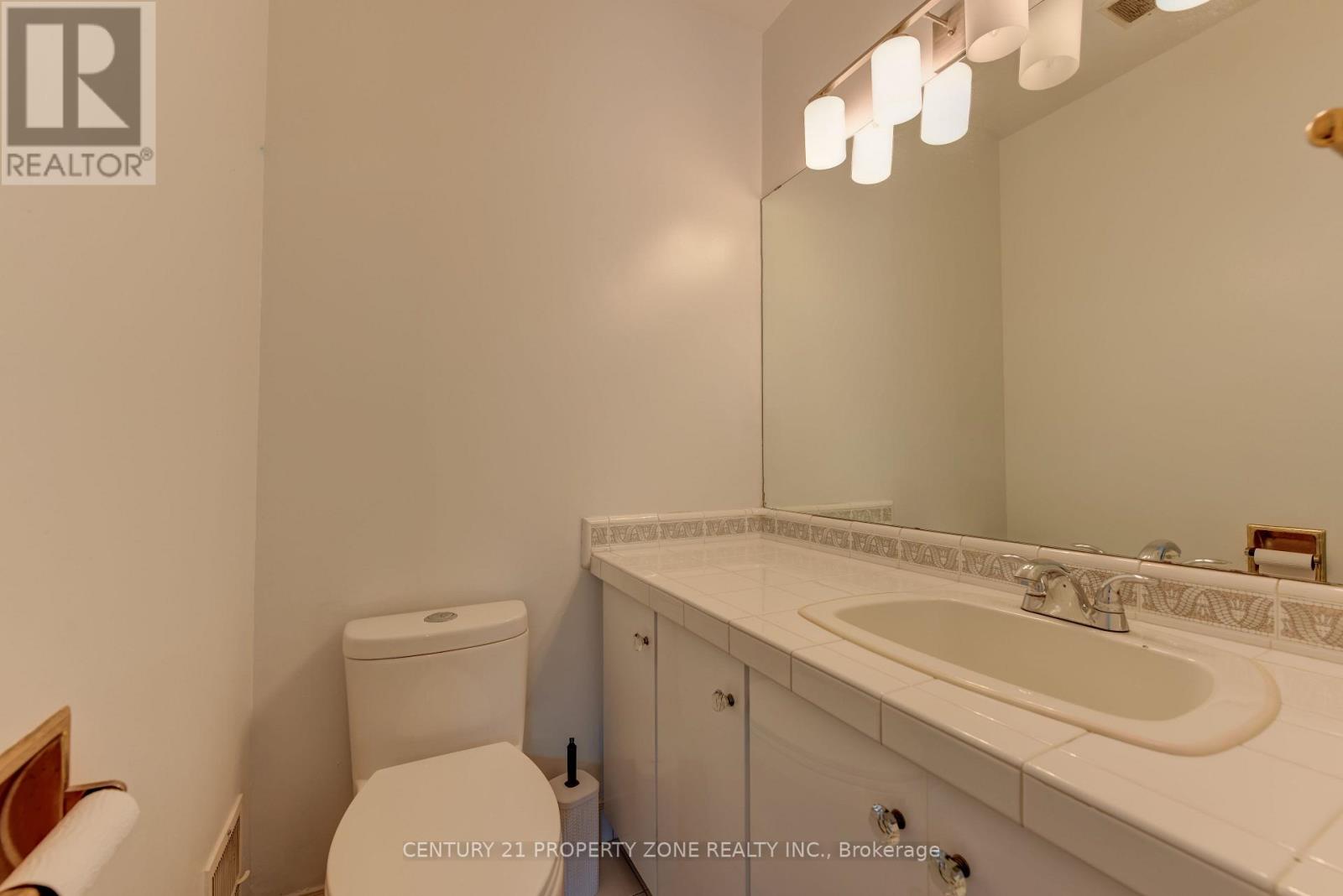 #907 3025 QUEEN FREDERICA DRIVE - 26