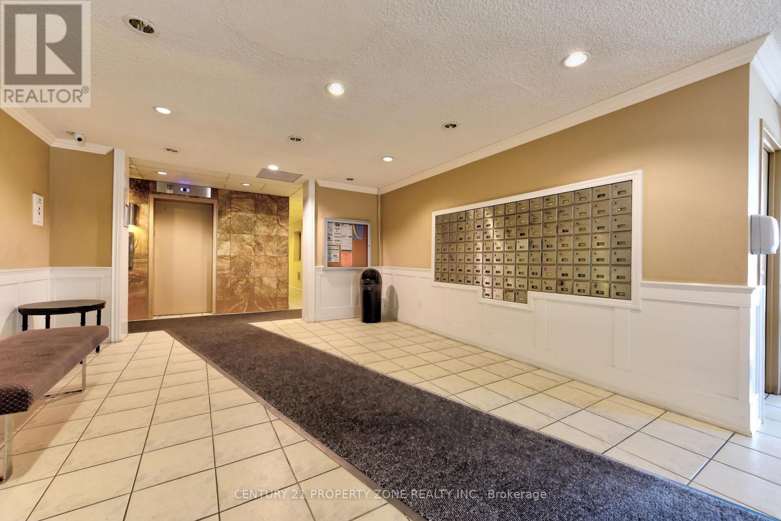 #907 3025 QUEEN FREDERICA DRIVE - 3