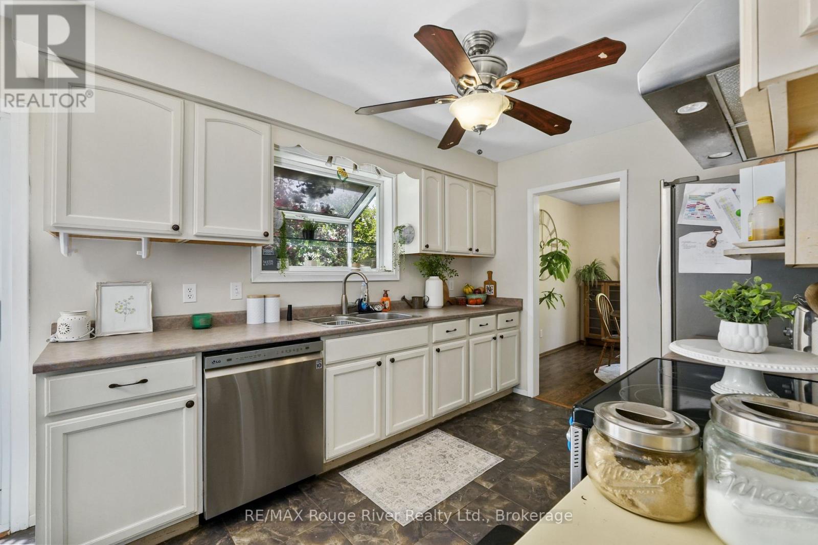 333 ARTHURS LANE - 25