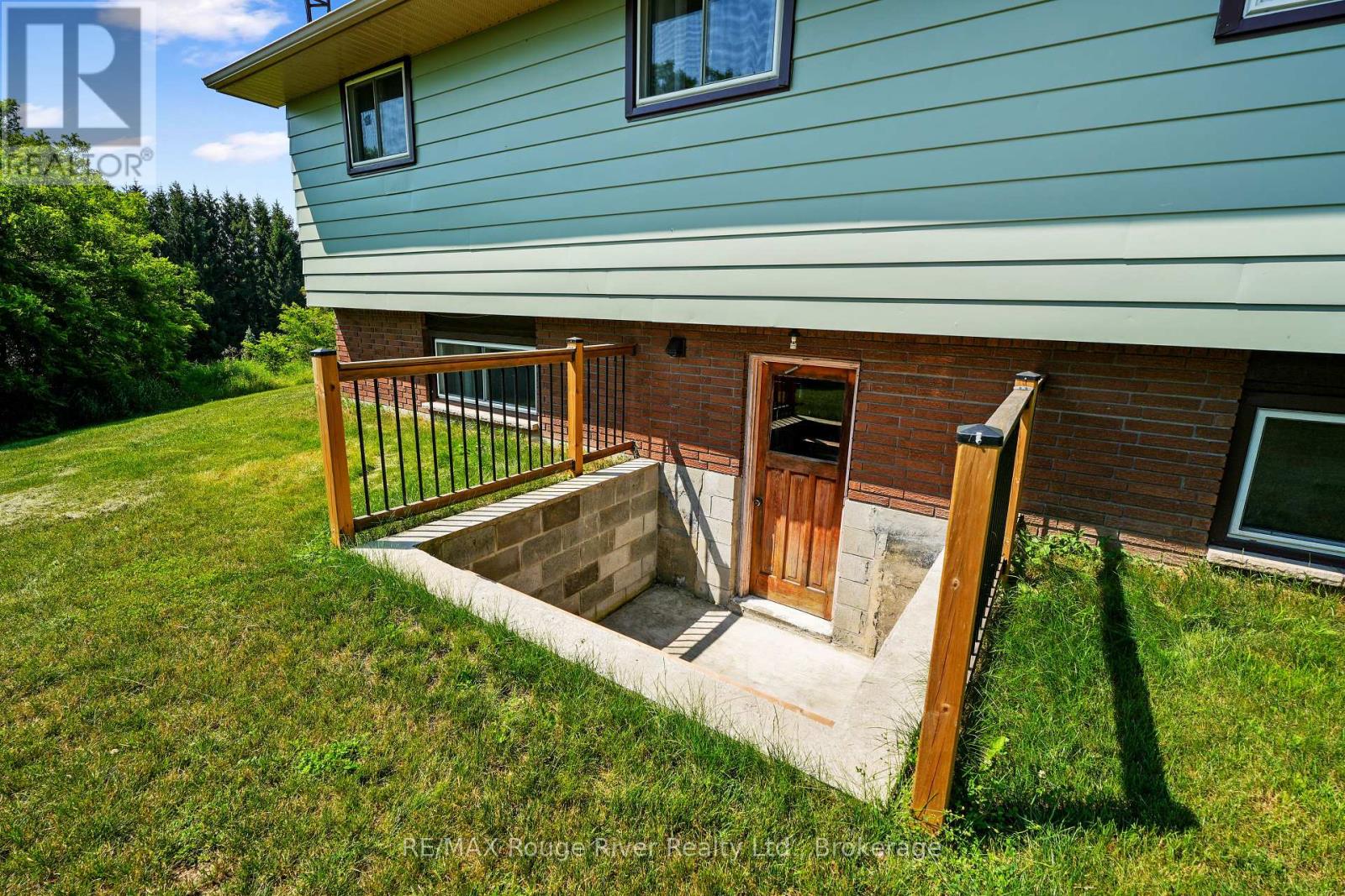 333 ARTHURS LANE - 14