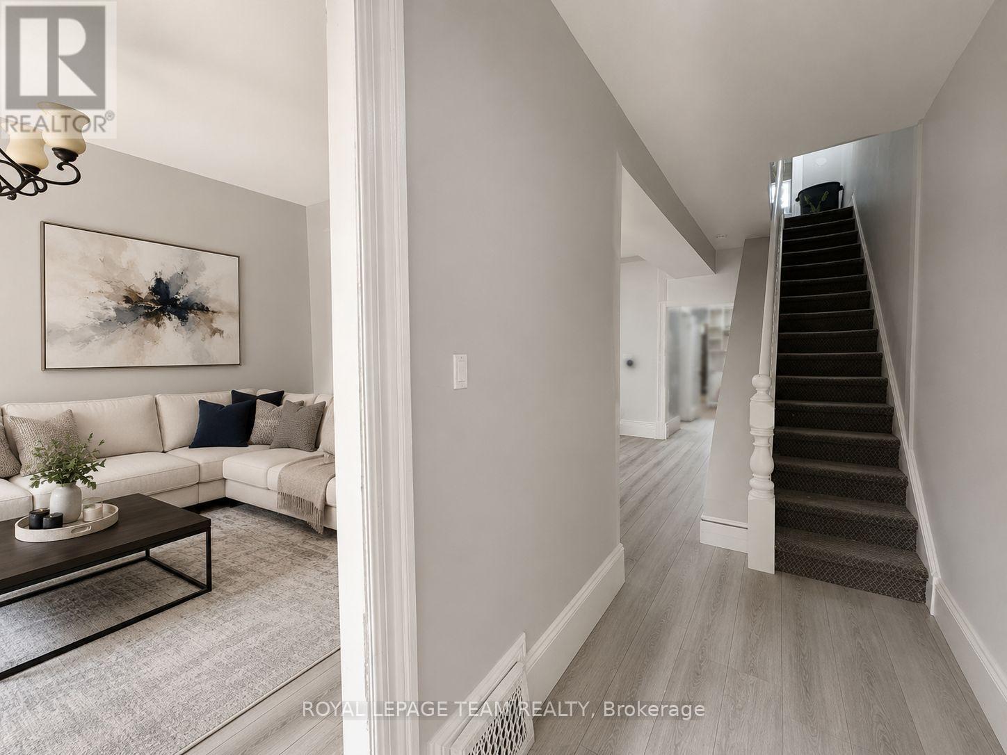 73 LOWER CHARLOTTE STREET, Ottawa. Luxury613. By Peter Sagos - Image 3