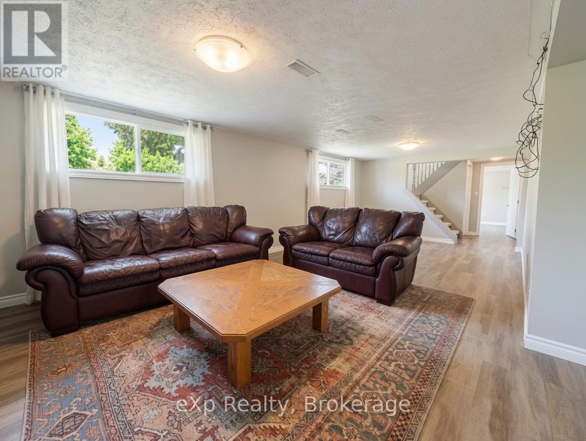 160 WESTFALL CRESCENT - 14