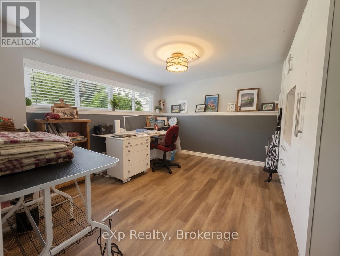 160 WESTFALL CRESCENT - 13