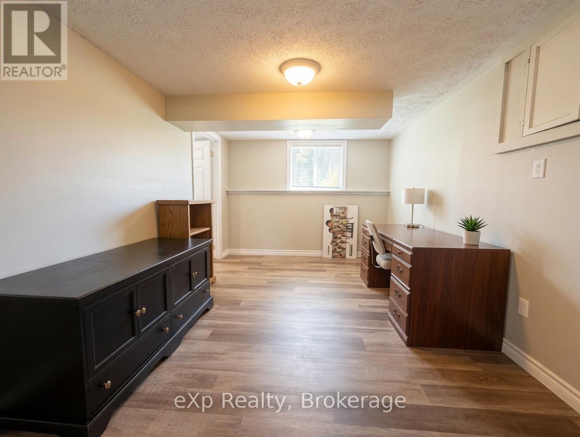 160 WESTFALL CRESCENT - 15