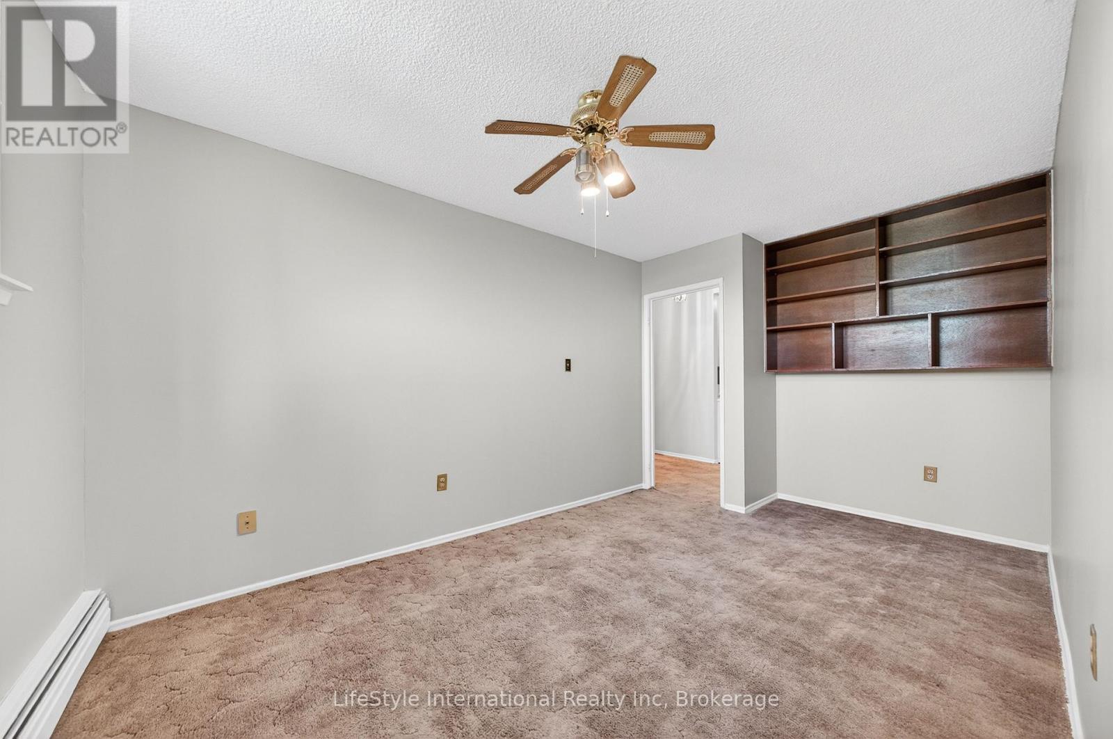 #512 19 WOODLAWN ROAD E - 20