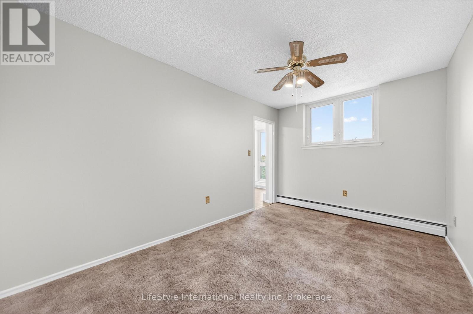 #512 19 WOODLAWN ROAD E - 21