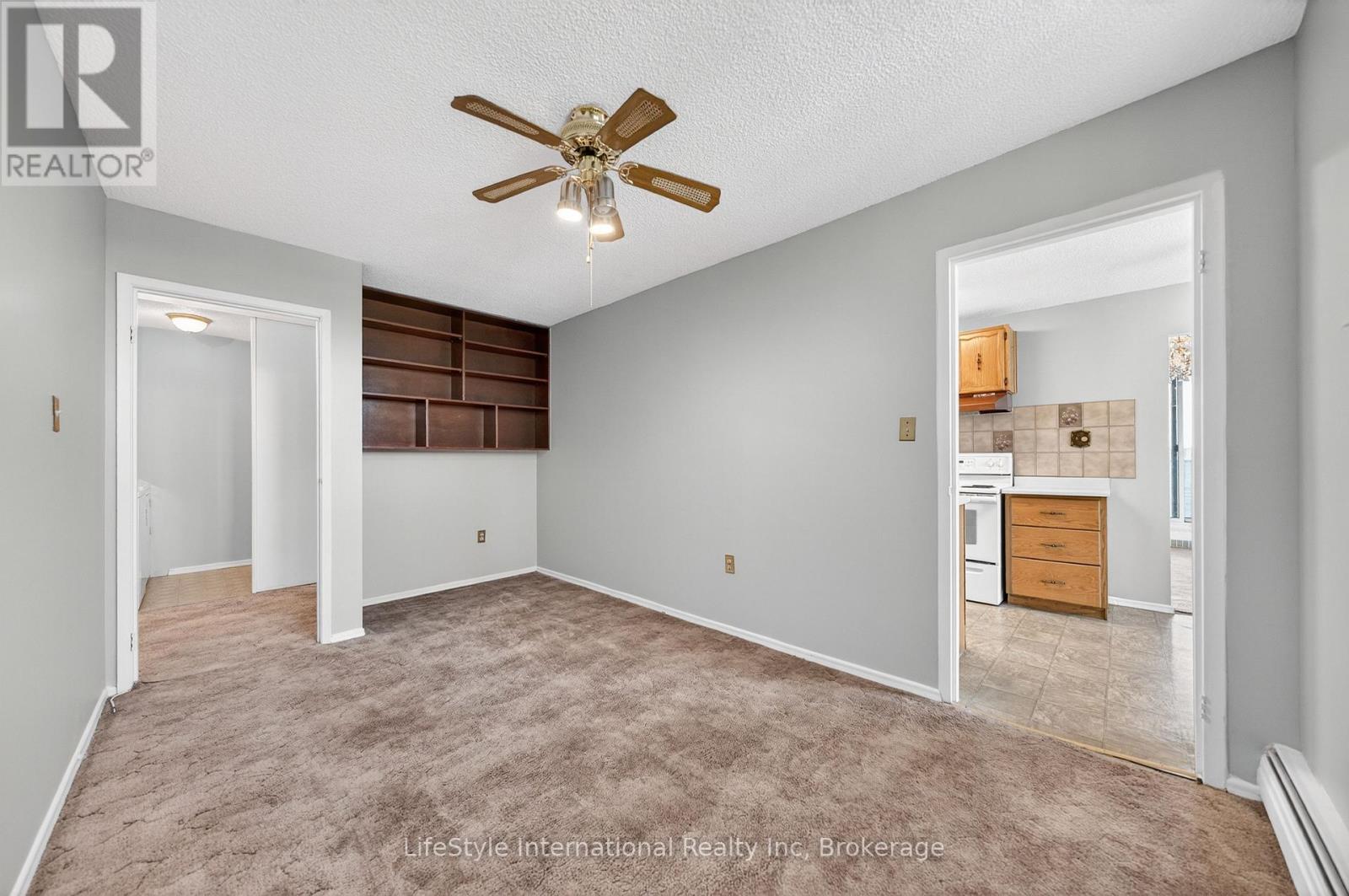 #512 19 WOODLAWN ROAD E - 22