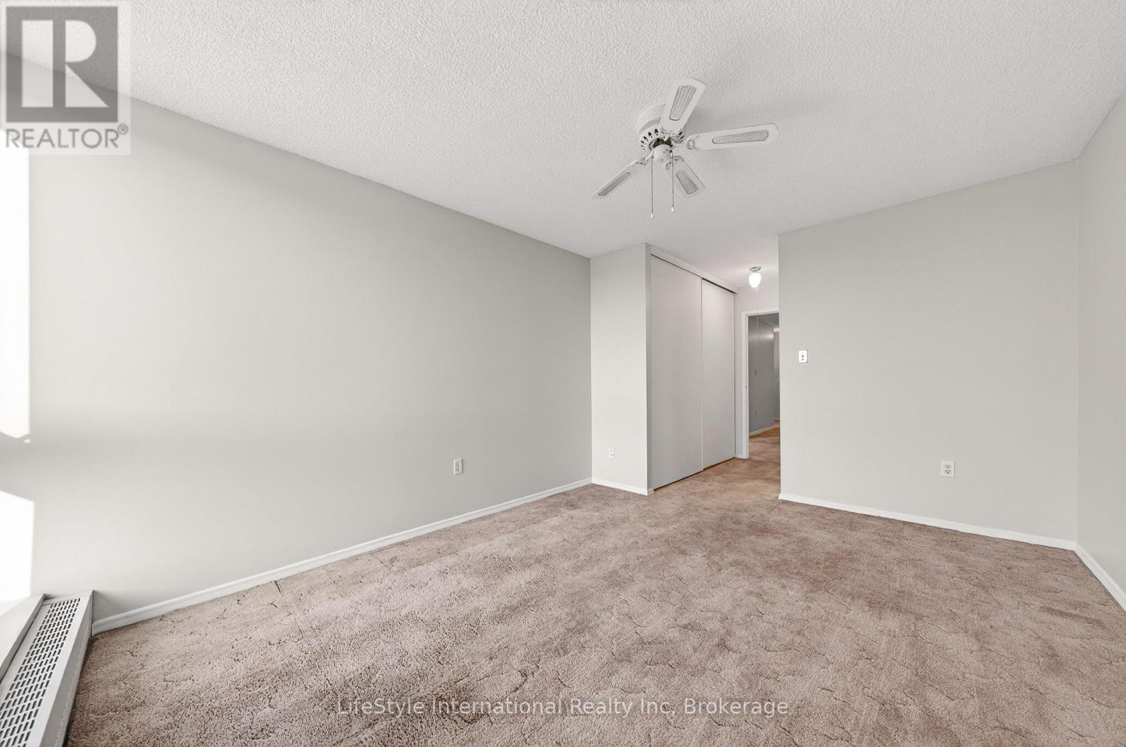 #512 19 WOODLAWN ROAD E - 31