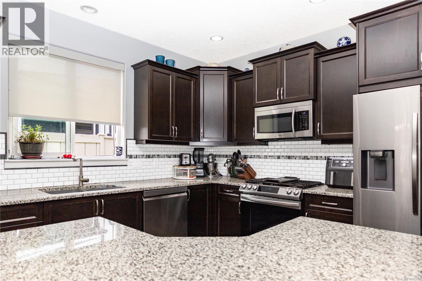 117 Strathcona Way - 11