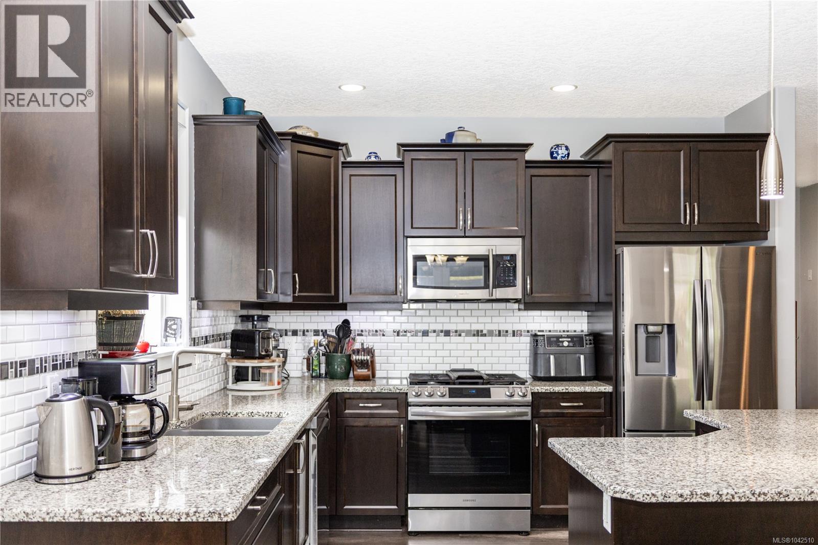 117 Strathcona Way - 12