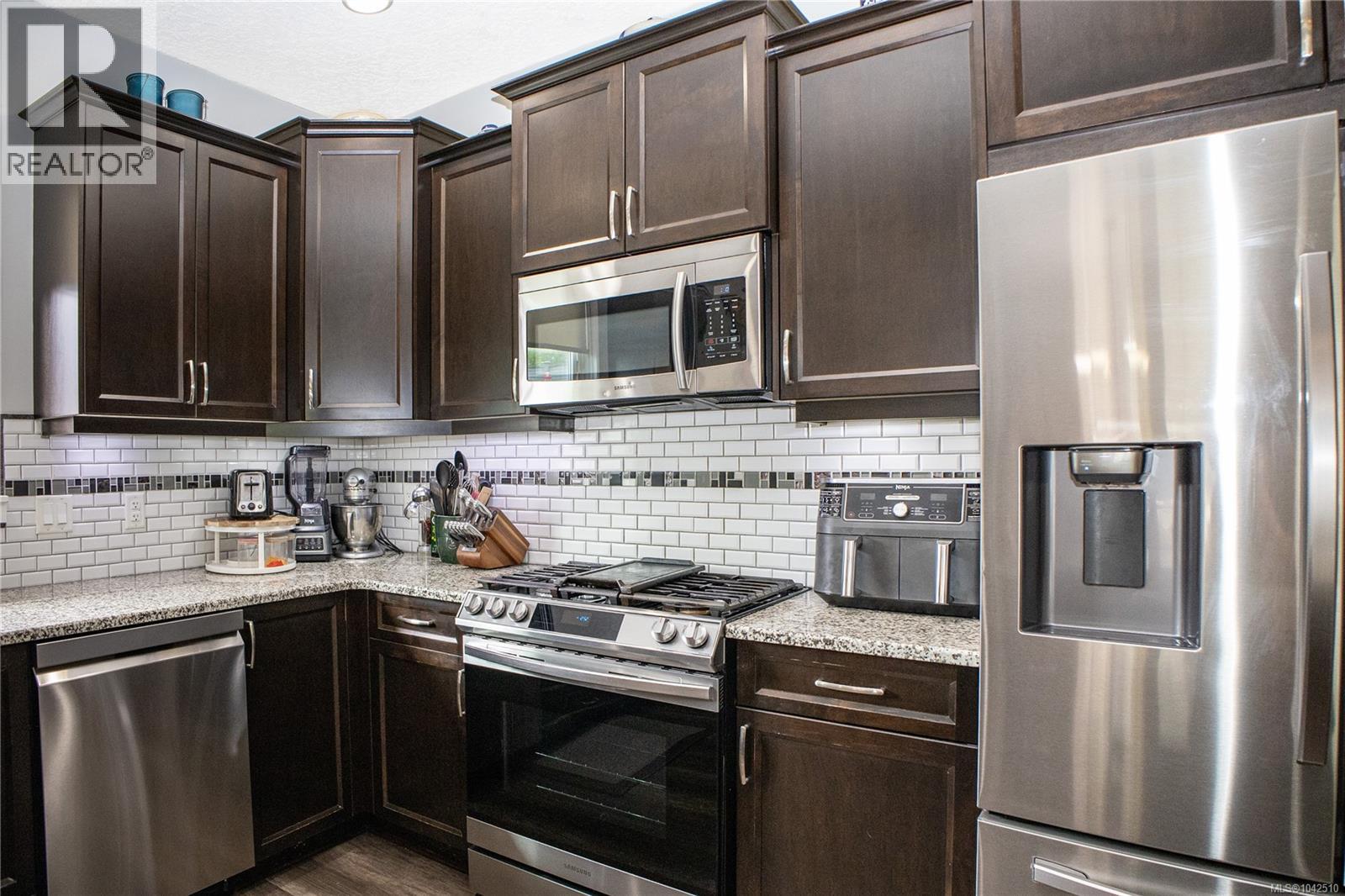 117 Strathcona Way - 16