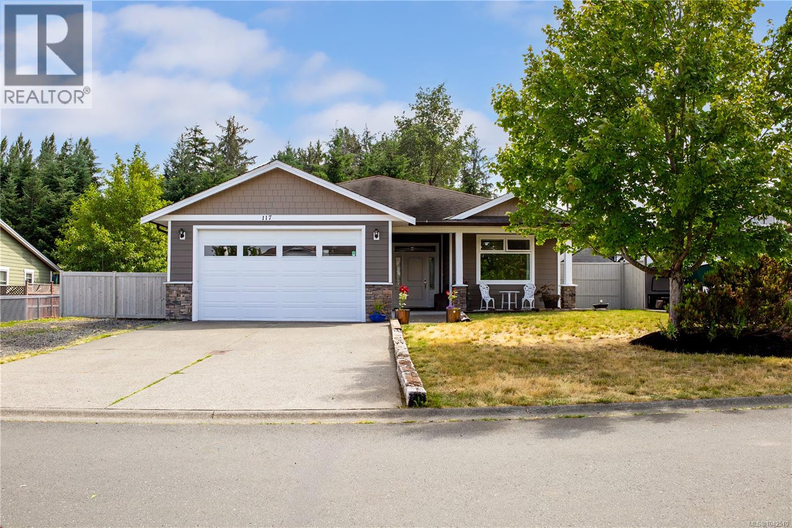 117 Strathcona Way - 3