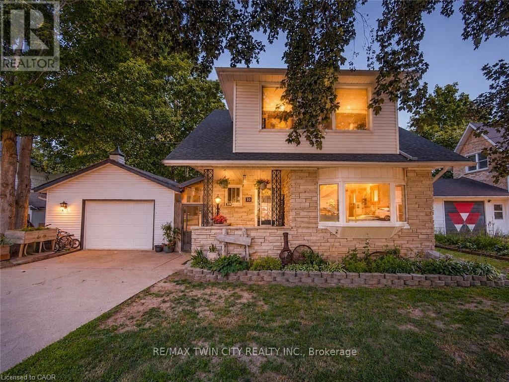 10 HILLCREST STREET W - 1