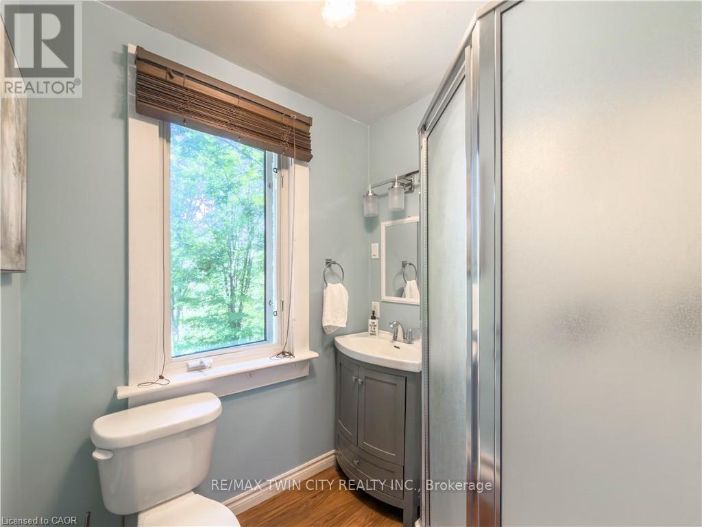 10 HILLCREST STREET W - 16