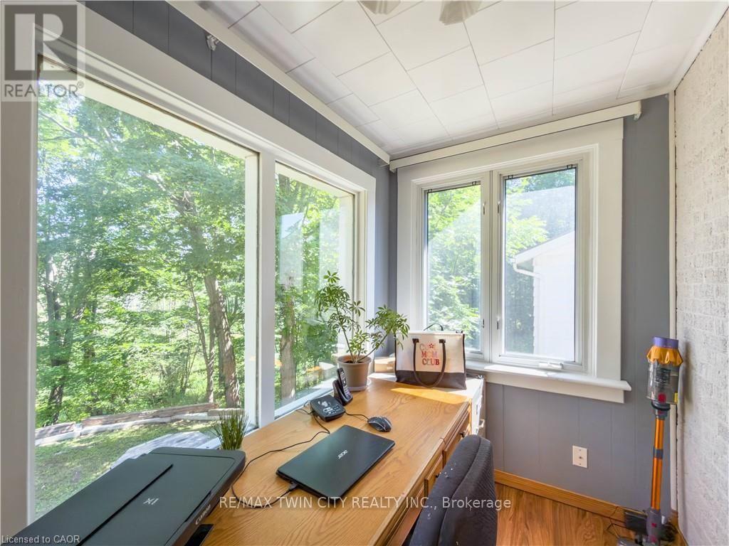 10 HILLCREST STREET W - 17