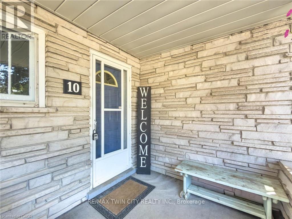 10 HILLCREST STREET W - 4