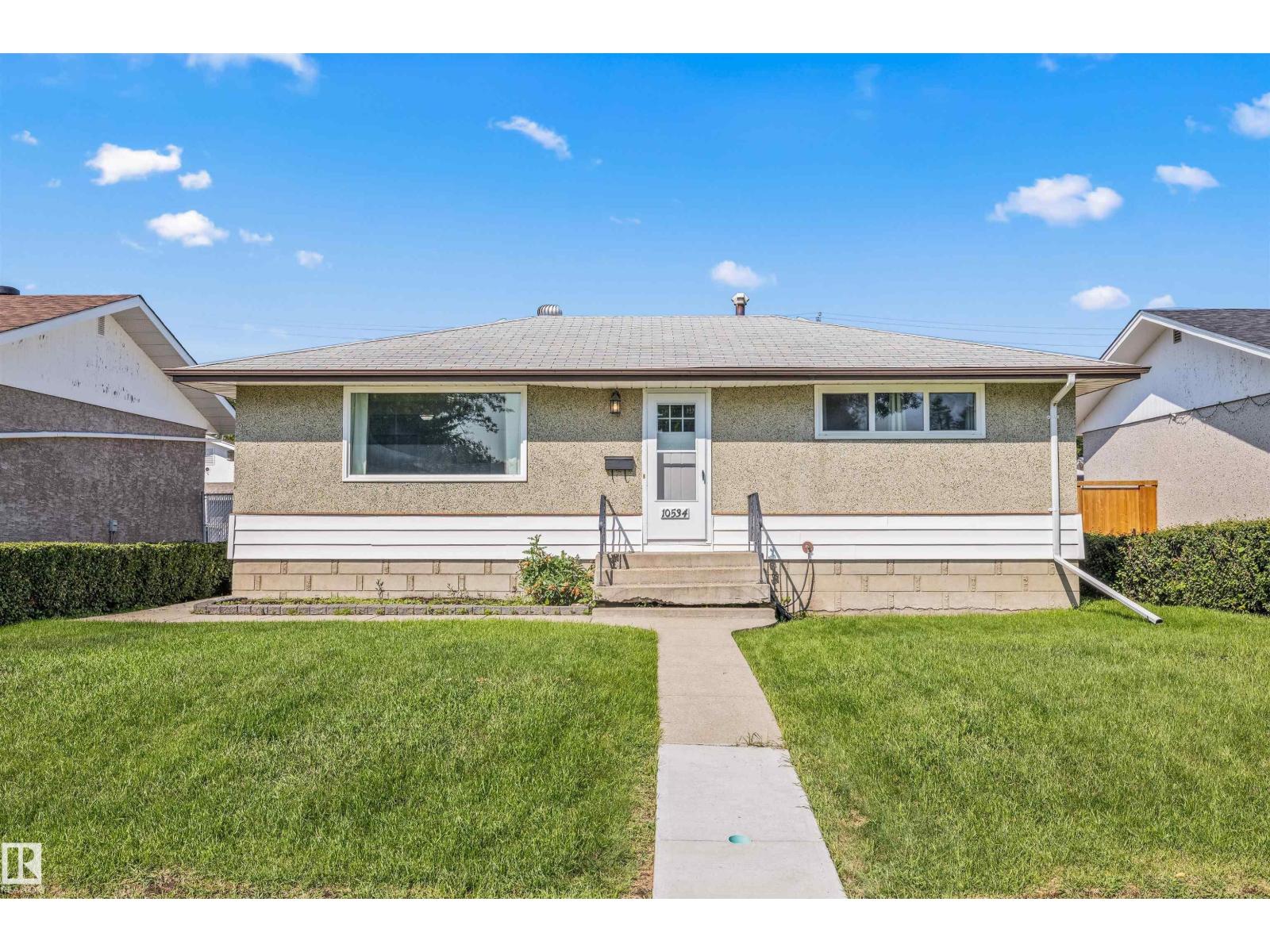 10534 163 ST NW - 1