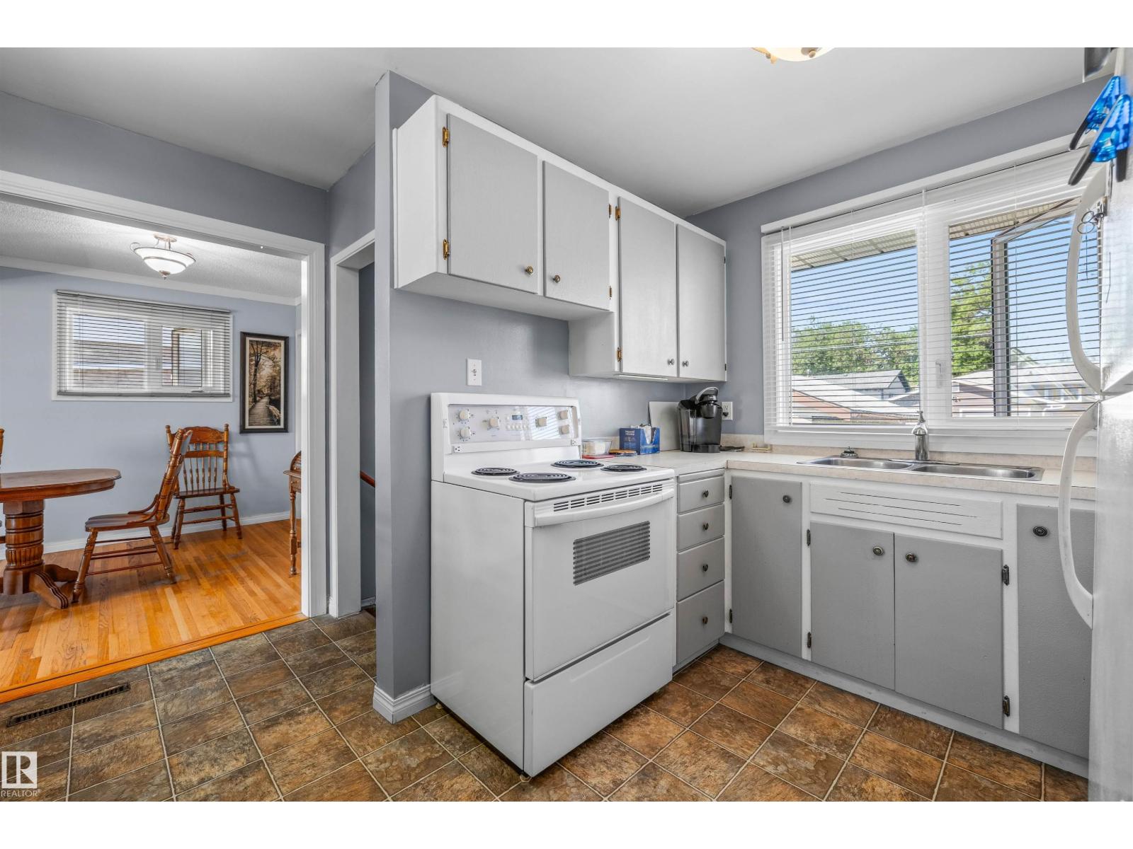 10534 163 ST NW - 12