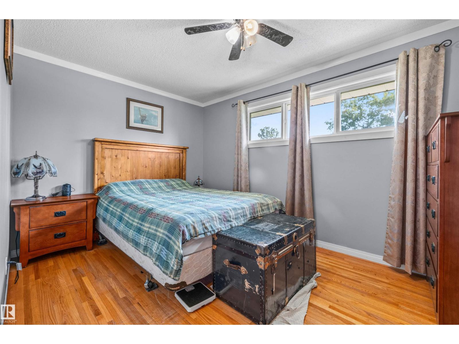 10534 163 ST NW - 16
