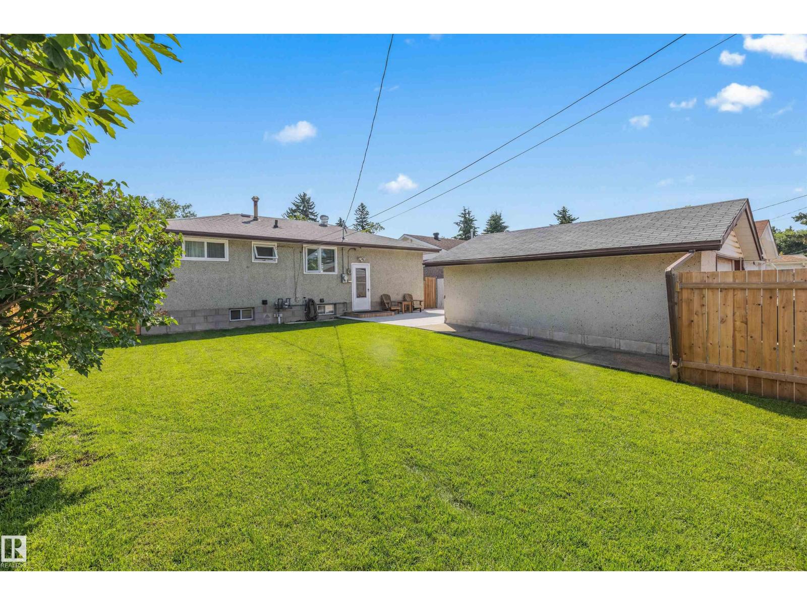 10534 163 ST NW - 36
