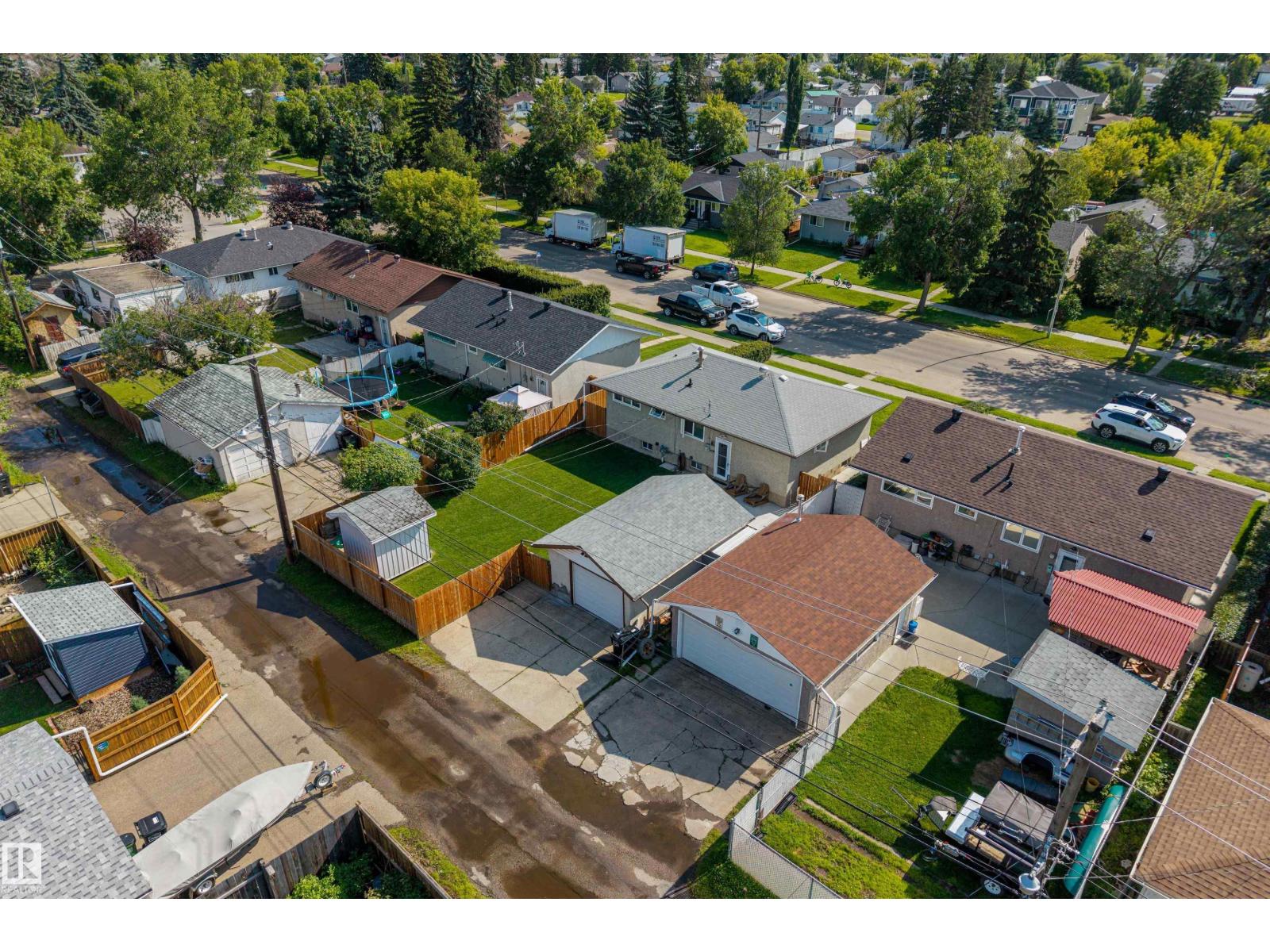 10534 163 ST NW - 41
