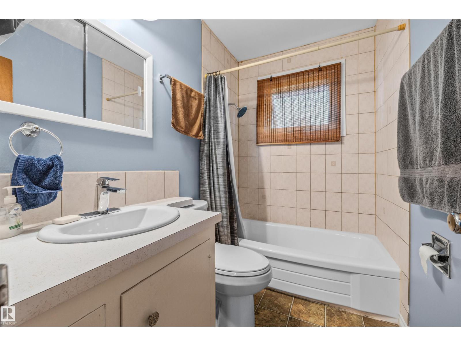 10534 163 ST NW - 18