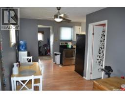 309 1st Avenue W, Kindersley, SK S0L1S0 Photo 10