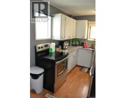 309 1st Avenue W, Kindersley, SK S0L1S0 Photo 12
