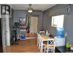 309 1st Avenue W, Kindersley, SK S0L1S0 Photo 9