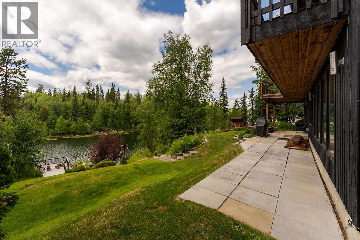 9875 LAKESHORE DRIVE - 27
