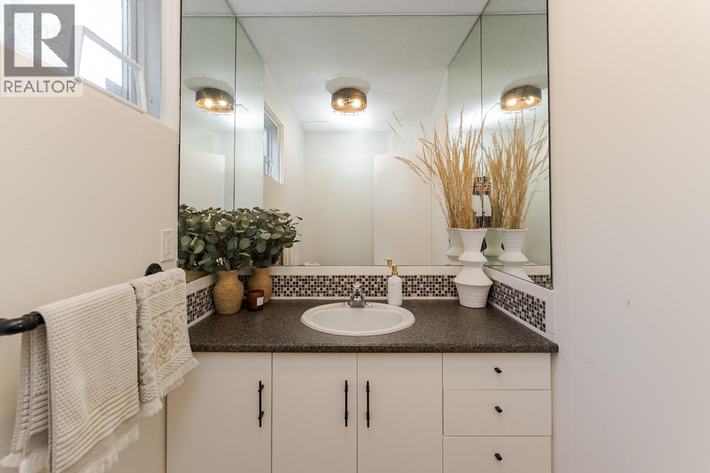 9875 LAKESHORE DRIVE - Image 22