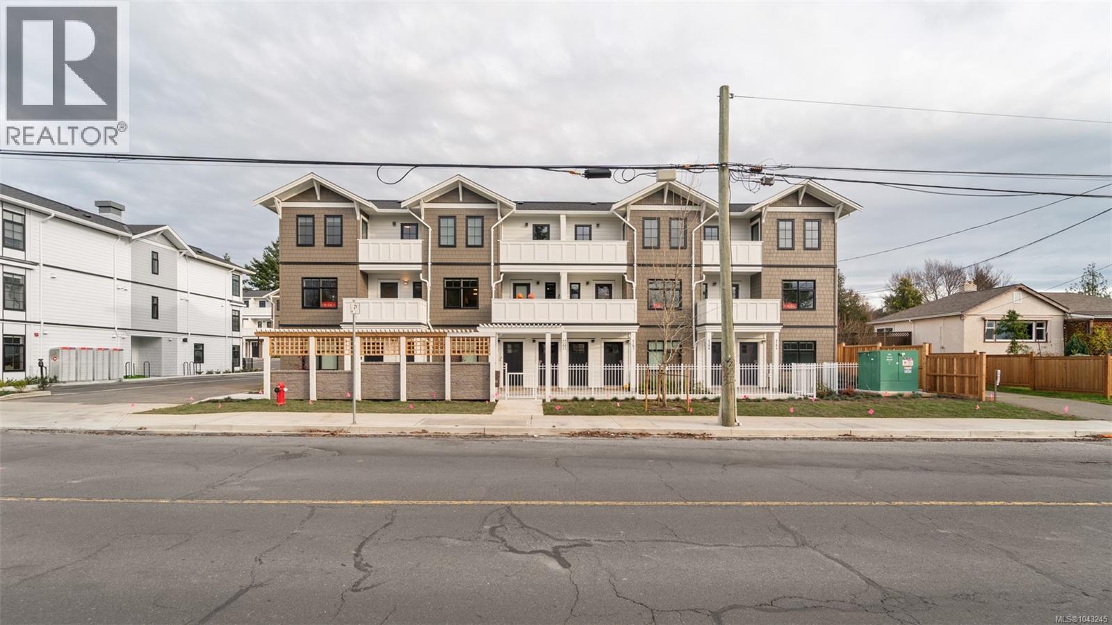 #5202 4201 Tyndall Ave - 17